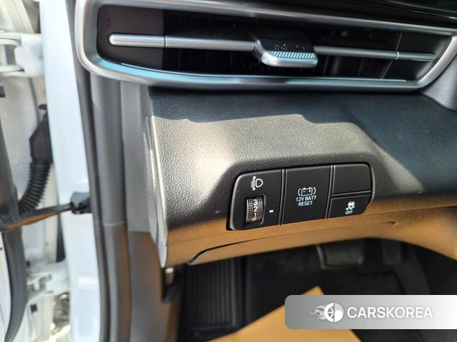 Hyundai The New Avante Hybrid (CN7) 2023 Белый из Кореи, фото 4