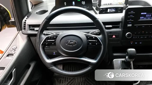 Hyundai Staria 2022 Желтый из Кореи, фото 4