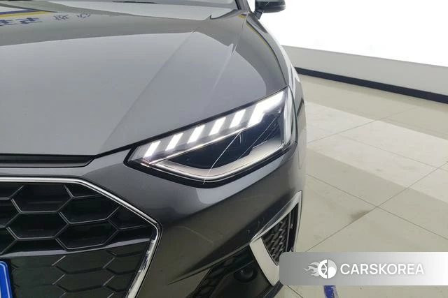 Audi A4L 2023 Темно-серый из Китая, фото 4
