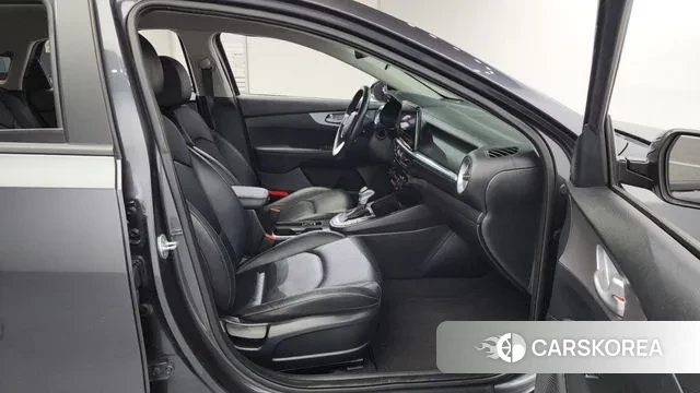 Kia The New K3 2nd generation 2022 Серый из Кореи, фото 4