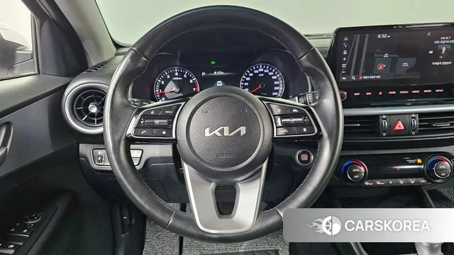 Kia The New K3 2nd generation 2022 Белый из Кореи, фото 4