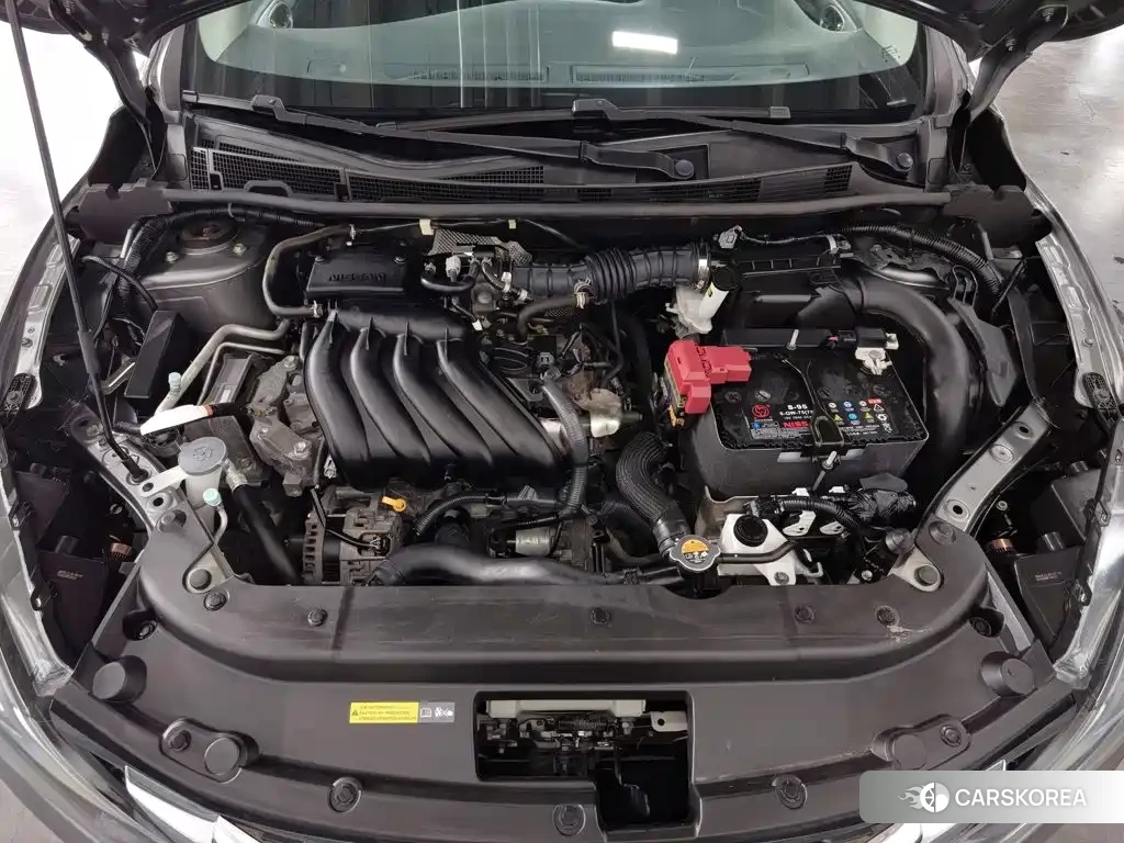 Nissan Sylphy 2023 Silver/gray из Китая, фото 5