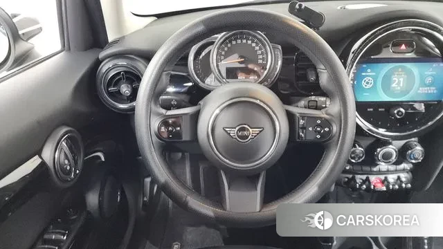 Mini Cooper 2022 Жемчужный цвет из Кореи, фото 4