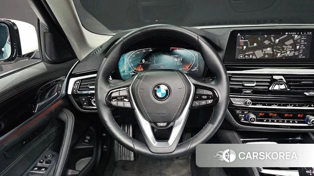 BMW 5 Series (G30) 2020 Белый из Кореи, фото 4