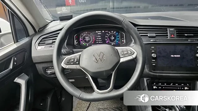 Volkswagen Tiguan second Generation 2022 Белый из Кореи, фото 4