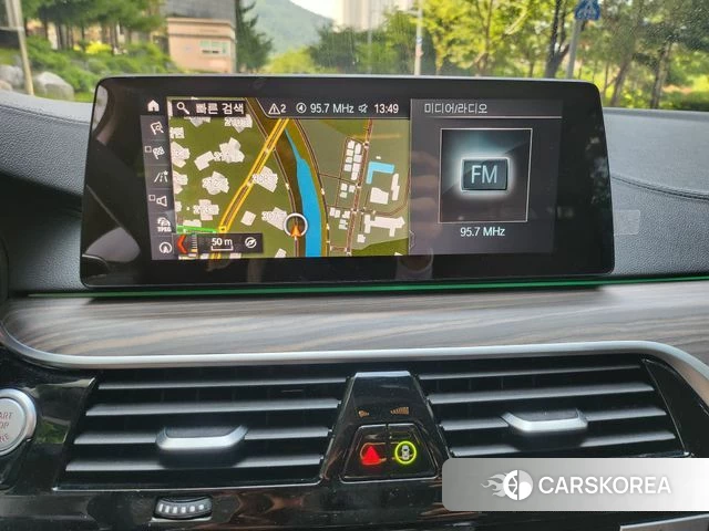 BMW 5 Series (G30) 2019 Белый из Кореи, фото 4