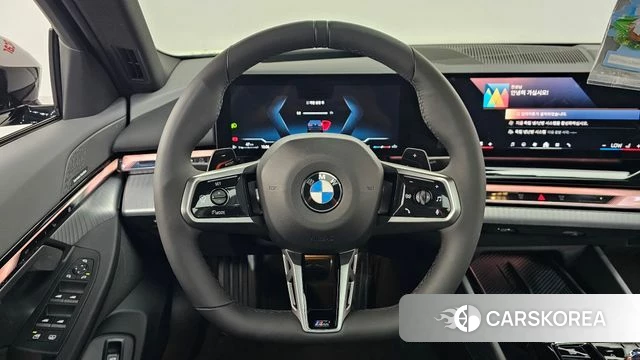 BMW 5 Series (G60) 2025 Черный из Кореи, фото 4