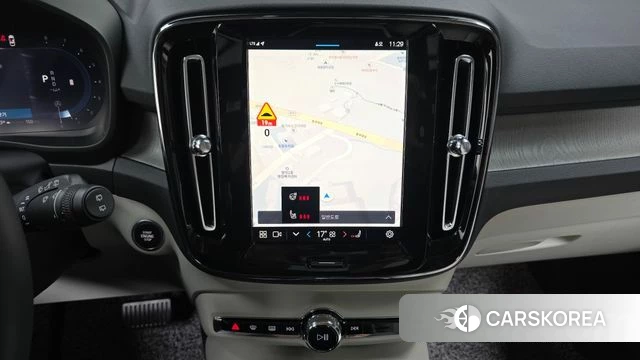 Volvo XC40 2025 Белый из Кореи, фото 4
