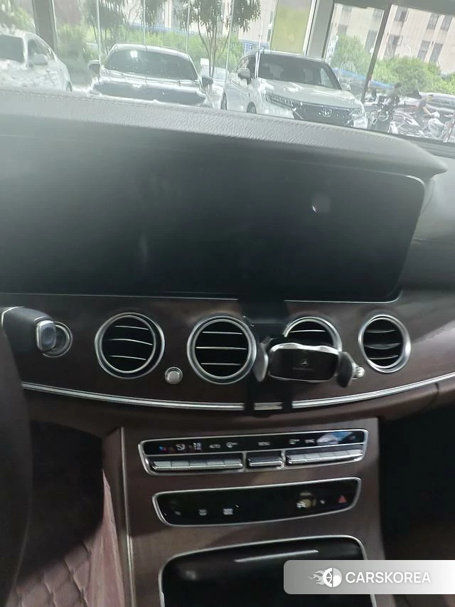 Mercedes-Benz E-class 2023 Черный из Китая, фото 4