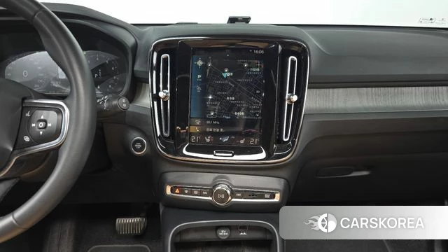 Volvo XC40 2021 Белый из Кореи, фото 4