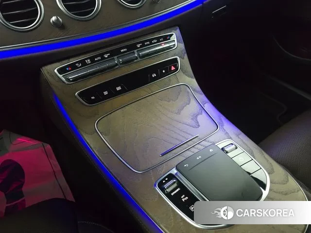 Mercedes-Benz E-Class W213 2021 Серый из Кореи, фото 4