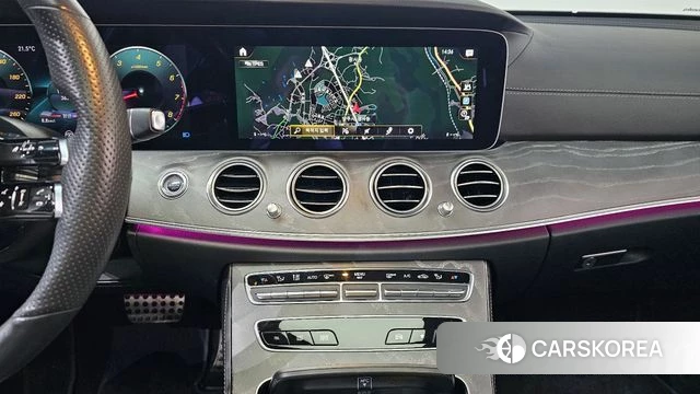 Mercedes-Benz E-Class W213 2022 Белый из Кореи, фото 4