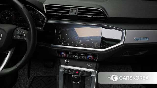 Audi Q3 (F3) 2023 Белый из Кореи, фото 4