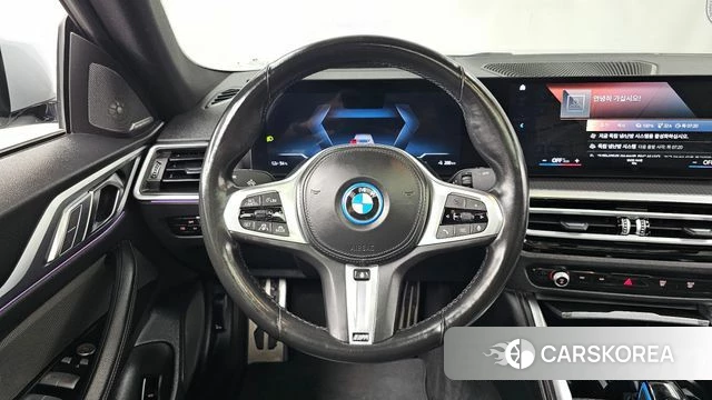 BMW i4 2022 Светло-серебряный цвет из Кореи, фото 4