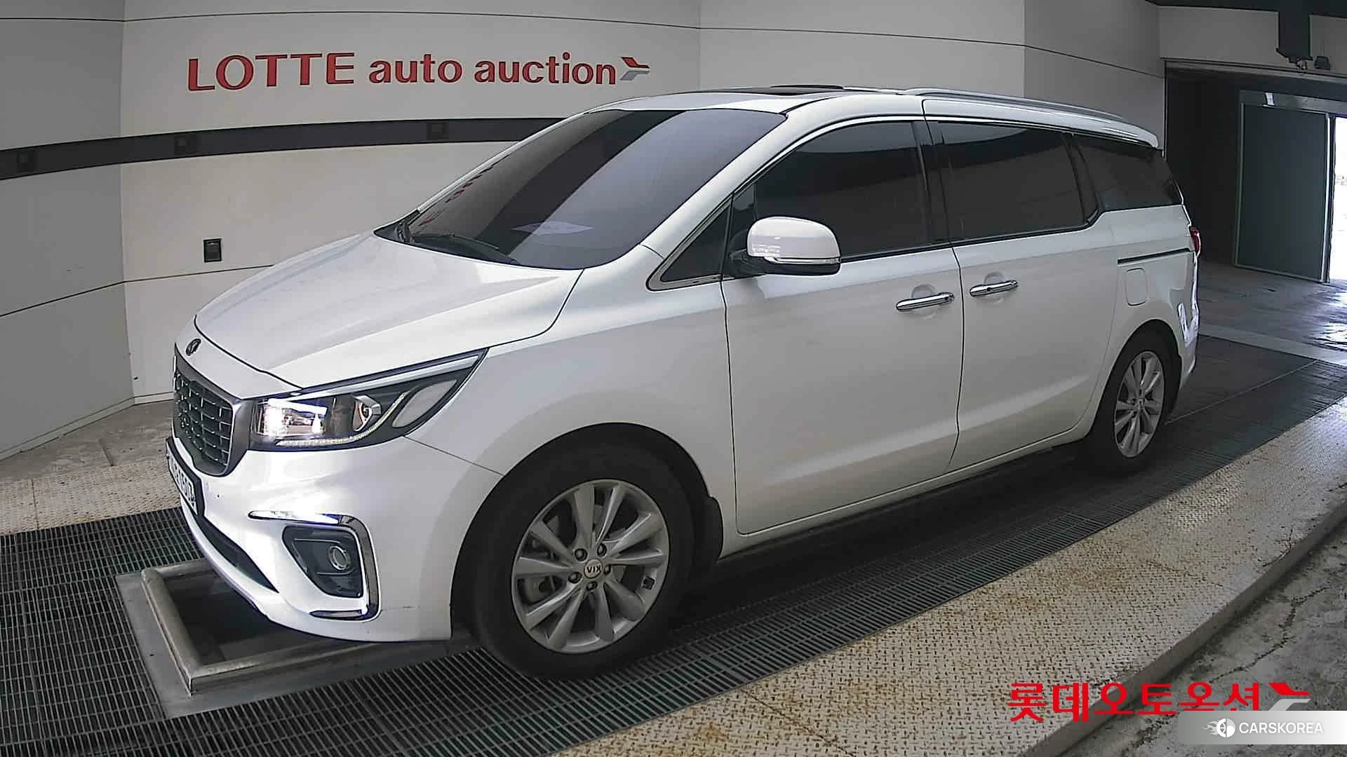 Kia Carnival 2020 Snow White Pearl (optional) из Кореи, фото 4
