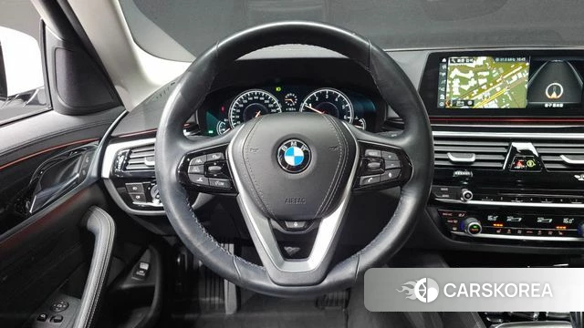 BMW 5 Series (G30) 2018 Белый из Кореи, фото 4