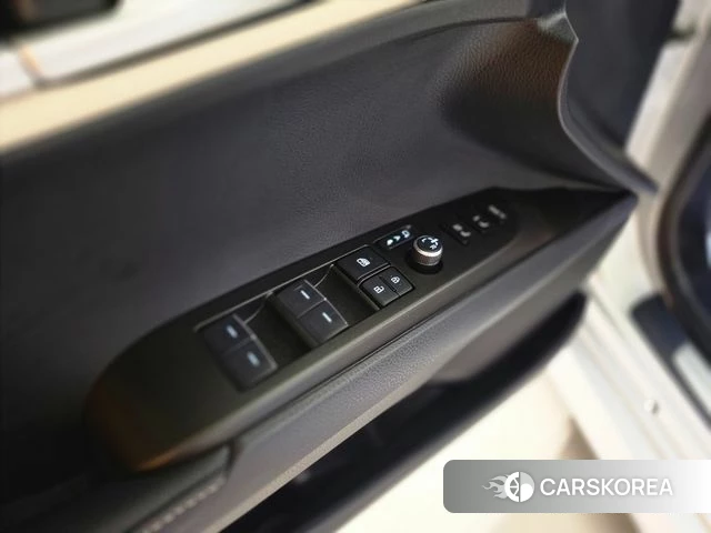 Toyota Camry (XV80) 2025 Серебряный из Кореи, фото 4