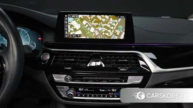BMW 5 Series (G30) 2019 Белый из Кореи, фото 4
