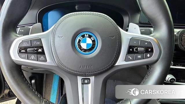BMW 5 Series (G30) 2023 Черный из Кореи, фото 4