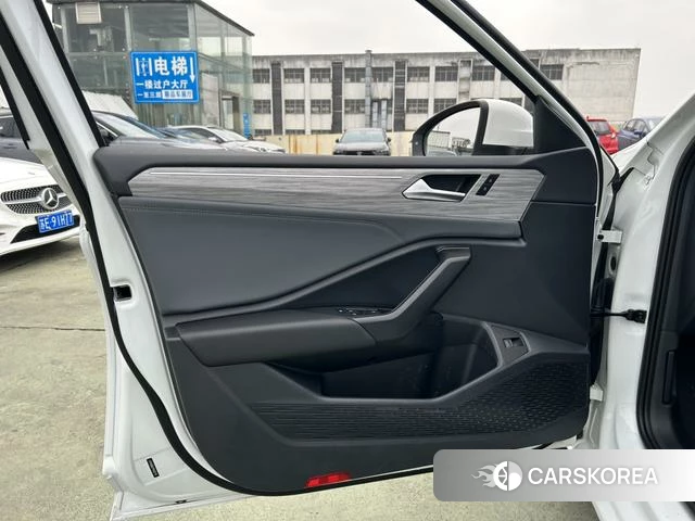Volkswagen Sagitar 2024 Белый из Китая, фото 4