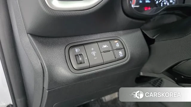 Hyundai Venue 2022 Белый из Кореи, фото 4