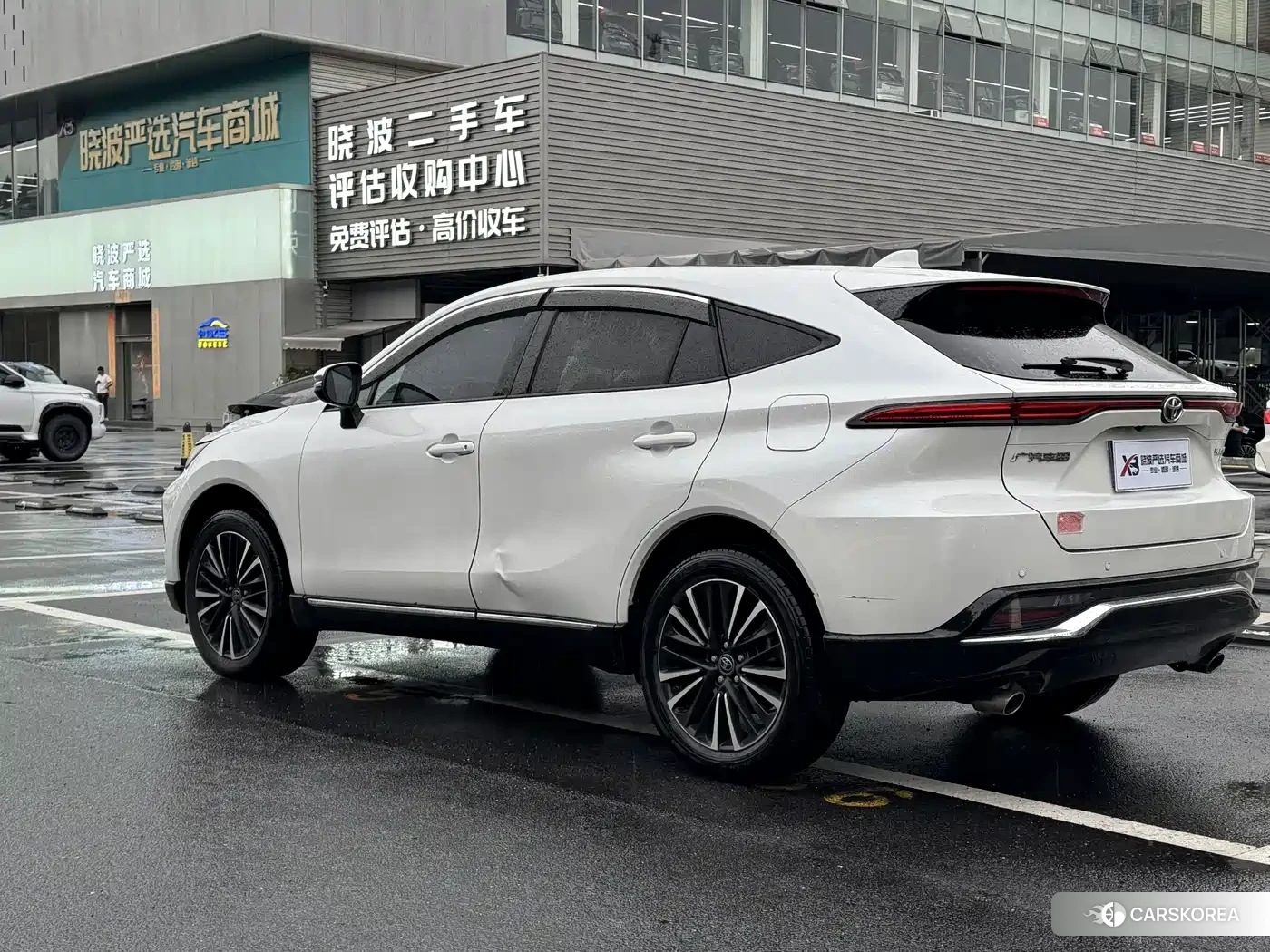 Toyota Venza 2022 Белый из Китая, фото 4