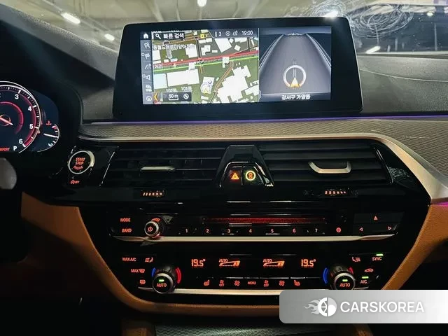 BMW 5 Series (G30) 2018 Черный из Кореи, фото 4