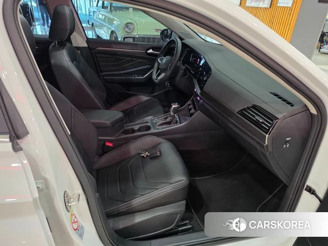 Volkswagen 7th Generation of Jetta 2022 Белый из Кореи, фото 4