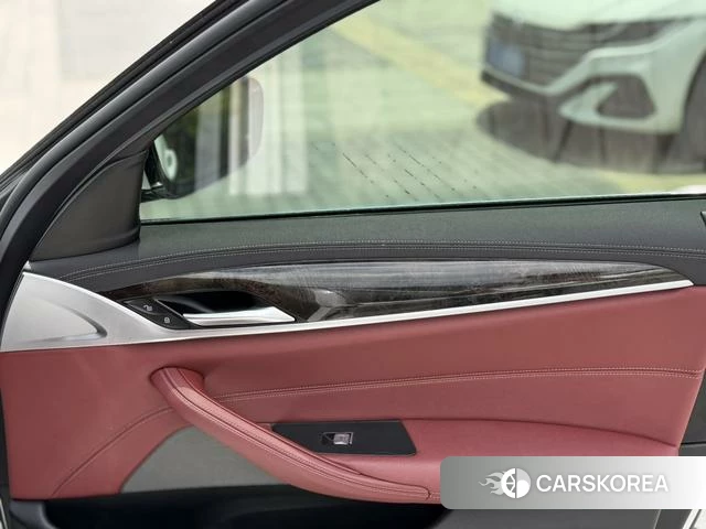 BMW 5 series 2021 Белый из Китая, фото 4