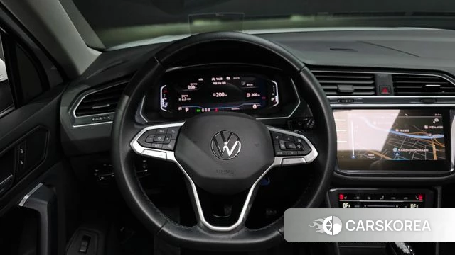 Volkswagen Tiguan second Generation 2023 Белый из Кореи, фото 4