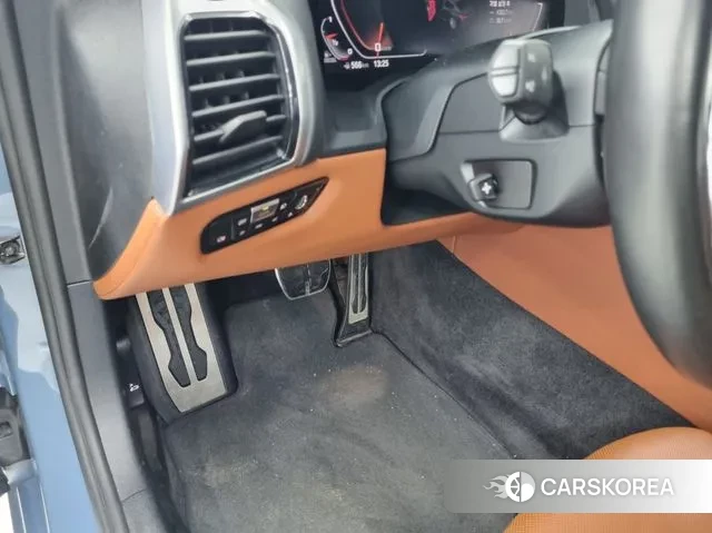 BMW 8 Series (G15) 2022 Небесно-голубой из Кореи, фото 4