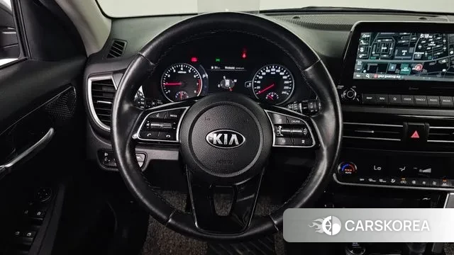 Kia Seltos 2021 Серый из Кореи, фото 4