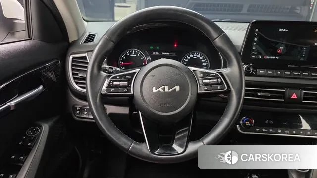 Kia Seltos 2022 Белый из Кореи, фото 4