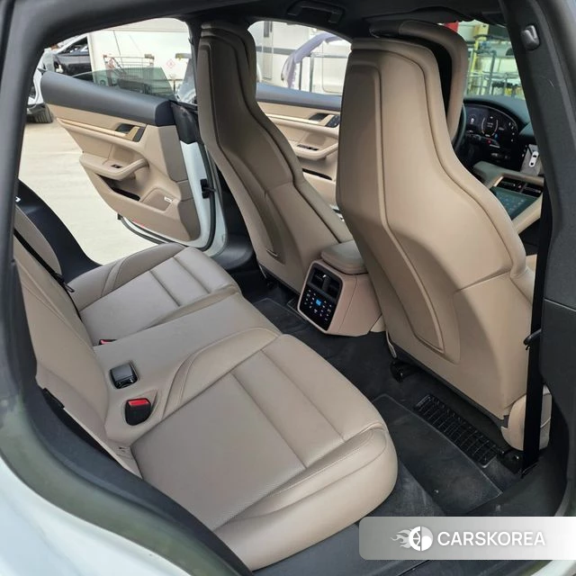 Porsche Taycan 2023 Белый из Кореи, фото 4