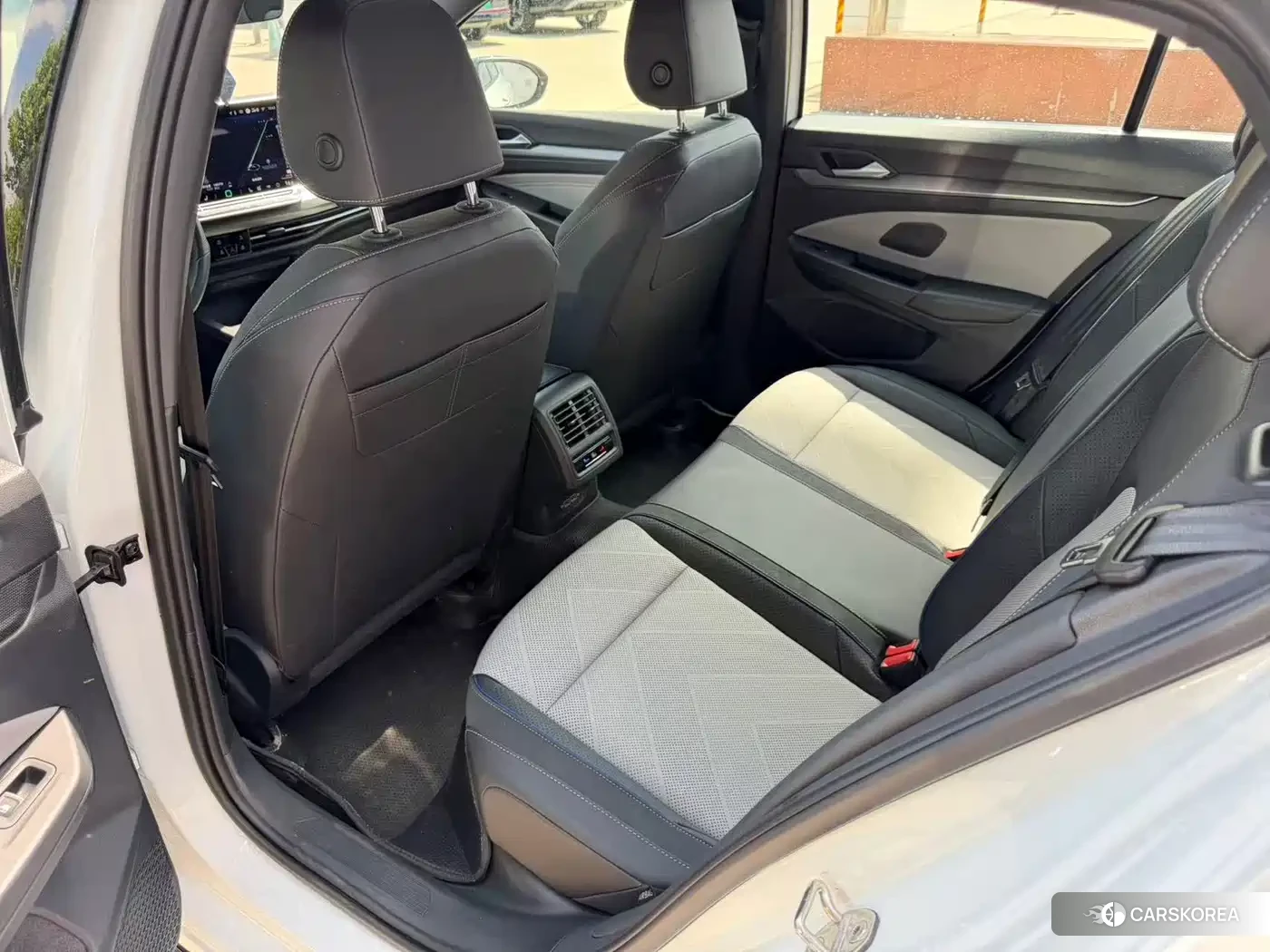 Volkswagen Golf 2025 Белый из Китая, фото 4
