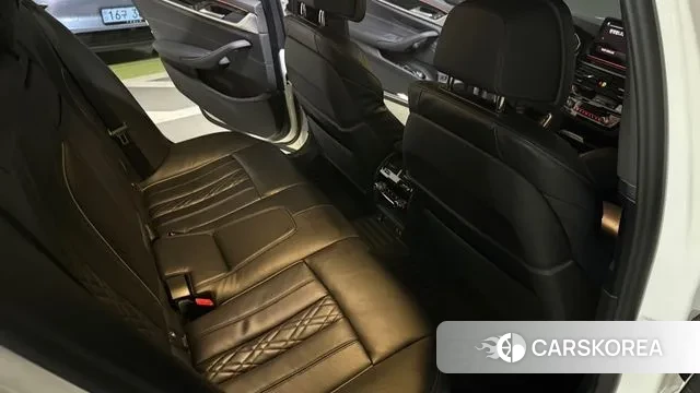 BMW 5 Series (G30) 2021 Белый из Кореи, фото 4