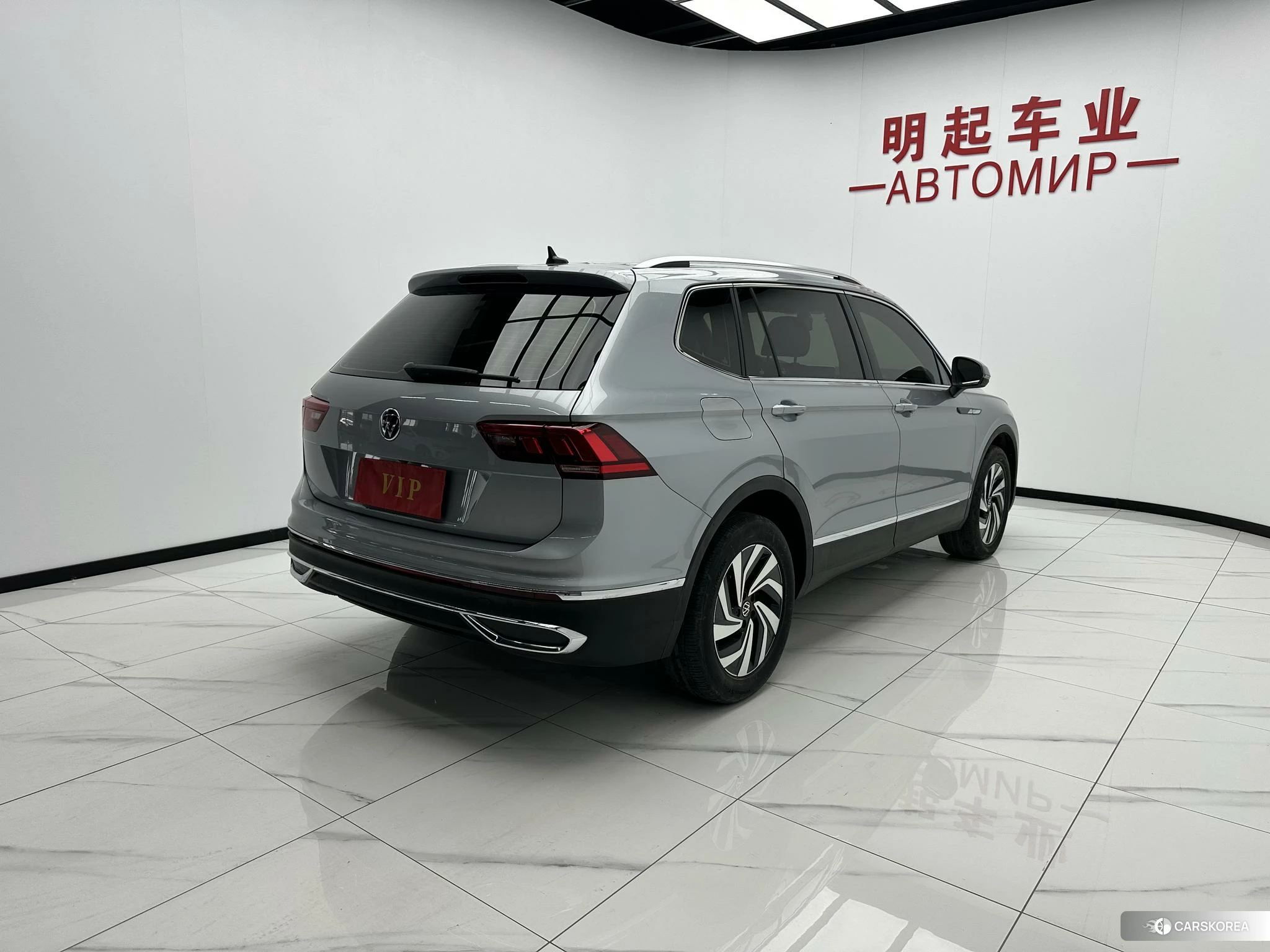 Volkswagen Tiguan L 2022 Серебристо-серый из Китая, фото 4