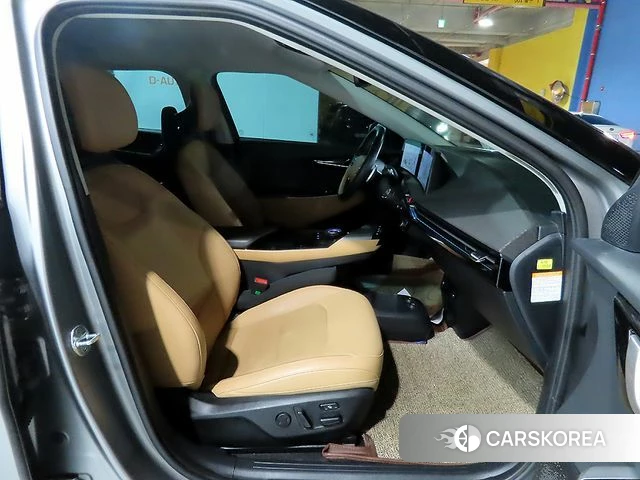 Kia EV6 2022 Серебристо-серый из Кореи, фото 4