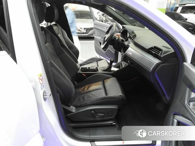 Audi Q3 (F3) 2020 Белый из Кореи, фото 4