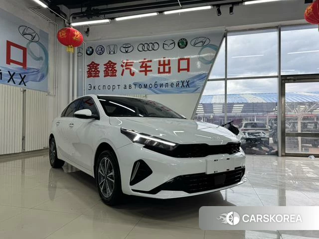 Kia K3 2022 Белый из Китая, фото 4