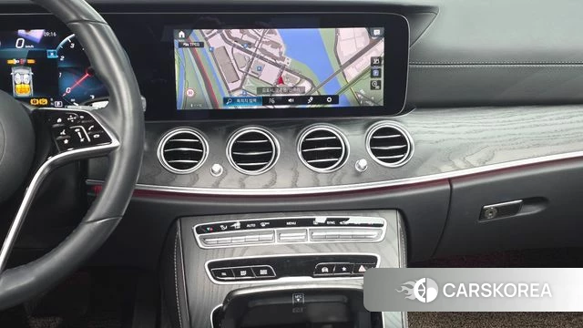 Mercedes-Benz E-Class W213 2023 Белый из Кореи, фото 4