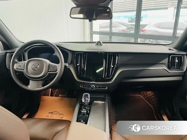 Volvo XC60 2024 Серебристо-серый из Китая, фото 4