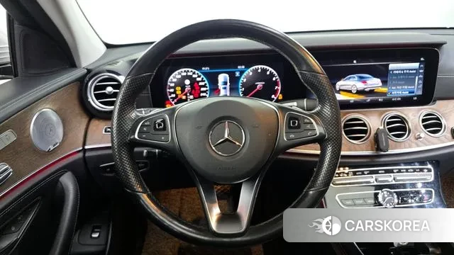 Mercedes-Benz E-Class W213 2018 Серебряный из Кореи, фото 4