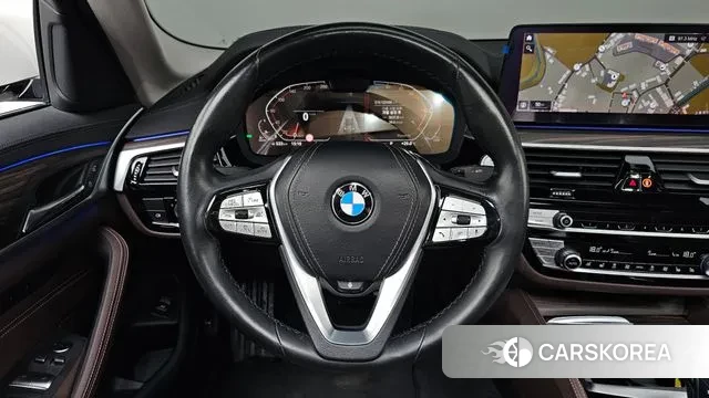 BMW 5 Series (G30) 2021 Белый из Кореи, фото 4