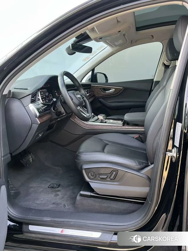 Audi Q7 2023 Черный из Китая, фото 4