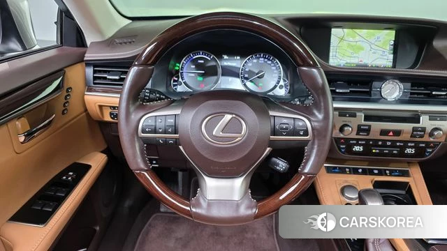 Lexus New ES300h 2018 Песочный из Кореи, фото 4