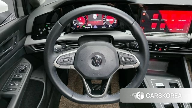 Volkswagen Golf 8th Generation 2022 Белый из Кореи, фото 4