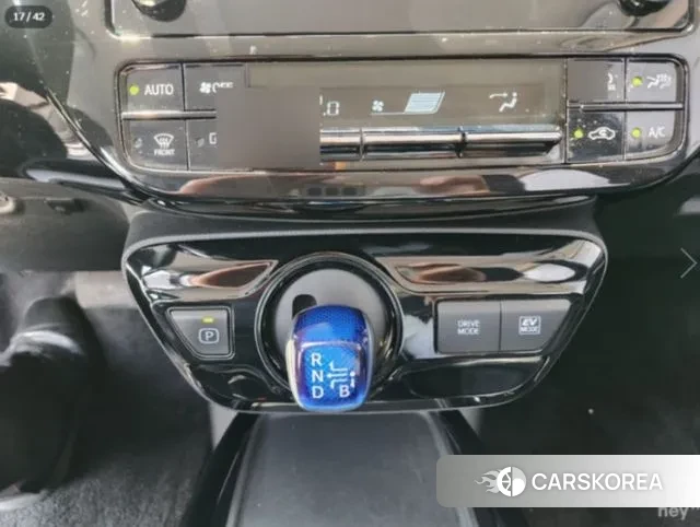 Toyota Prius 4th Generation 2021 Белый из Кореи, фото 4
