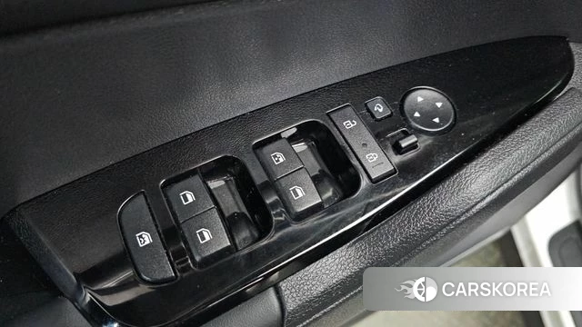 Kia Sportage 5th Generation Hybrid 2024 Белый из Кореи, фото 4