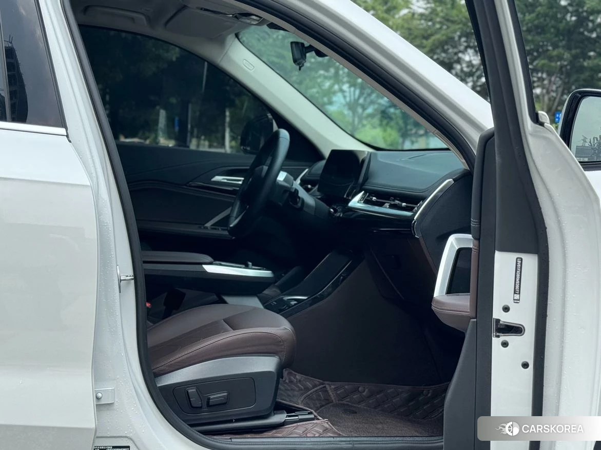 BMW iX1 2023 Белый из Китая, фото 4